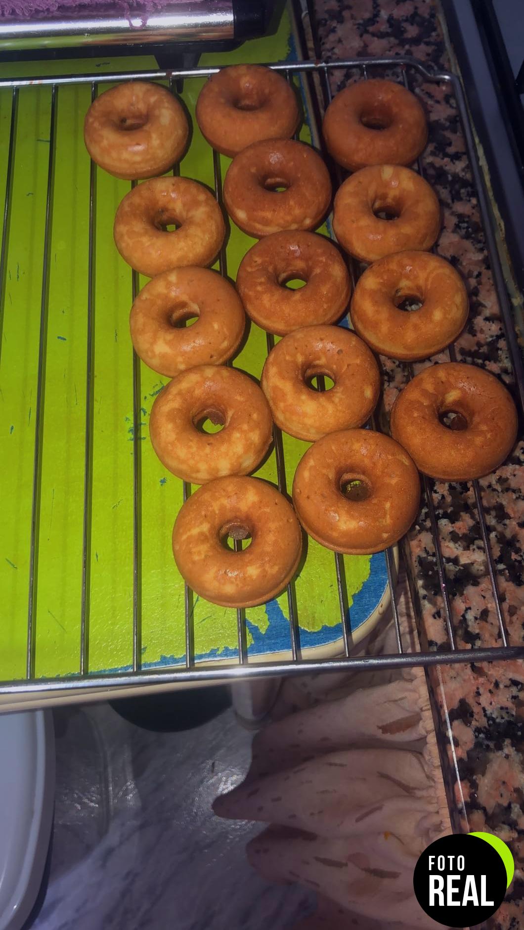 bestron-mini-donut-maker-verde-retro-foto-3