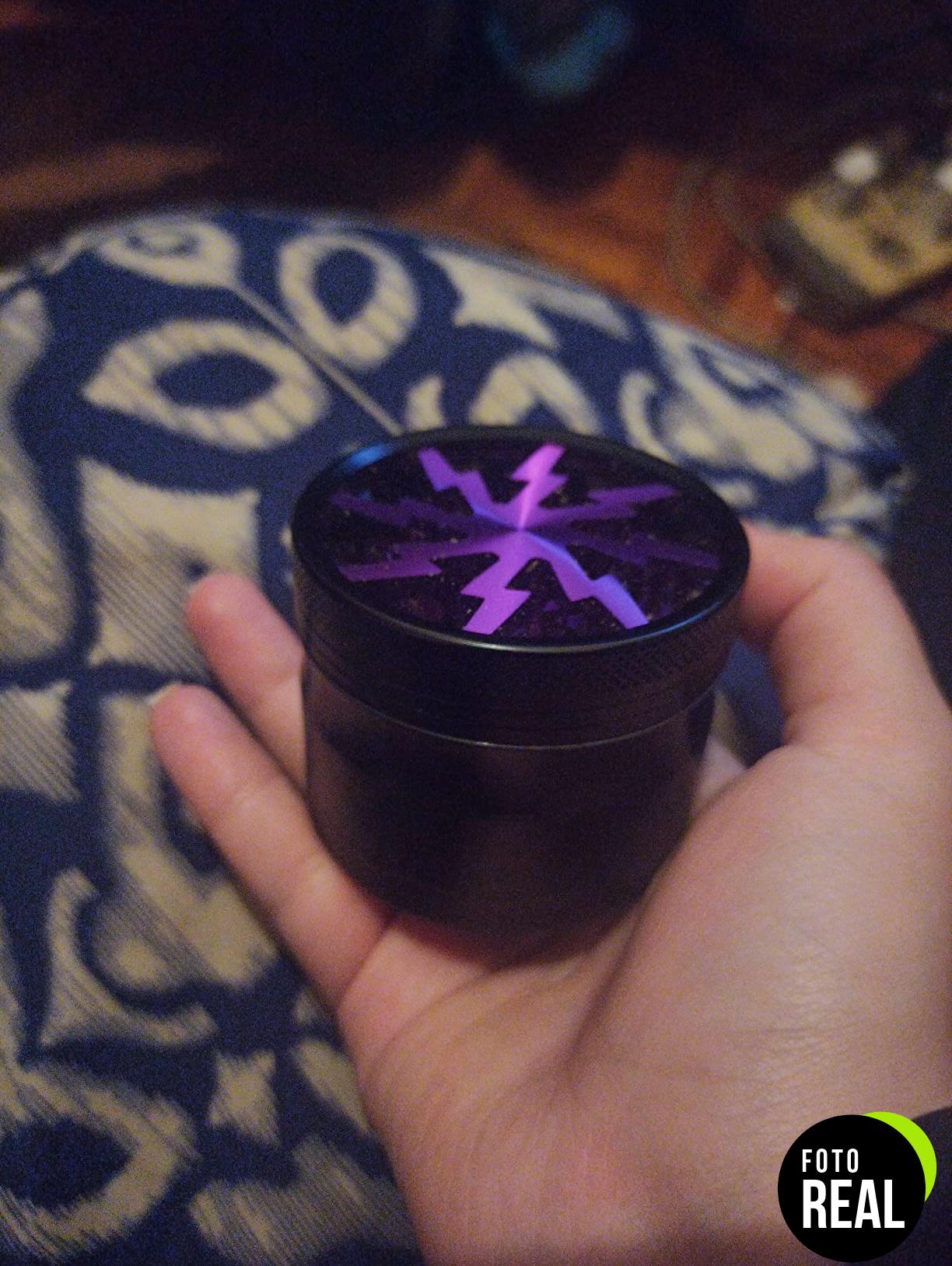 grinder-metalico-mini-4-piezas-lightning-foto-3