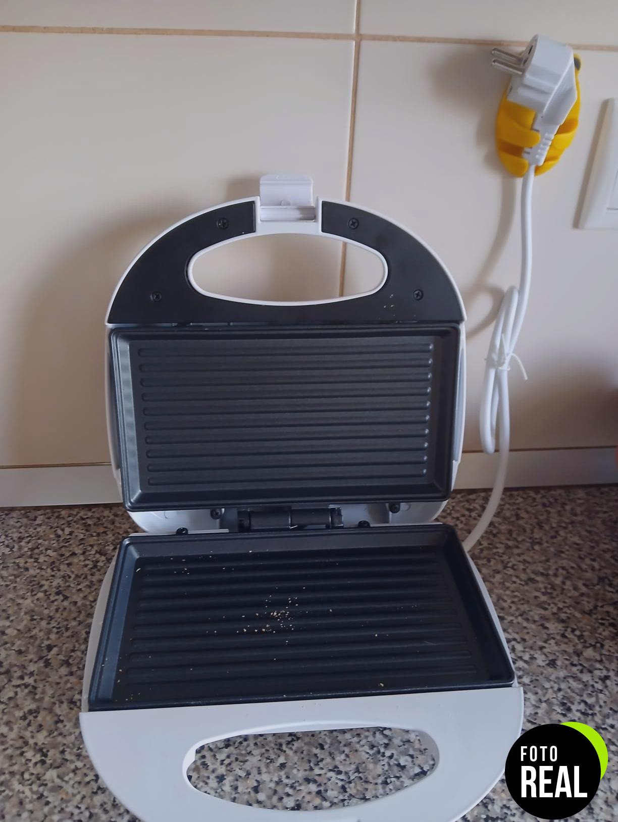 tristar-sandwichera-grill-compacta-blanca-foto-1