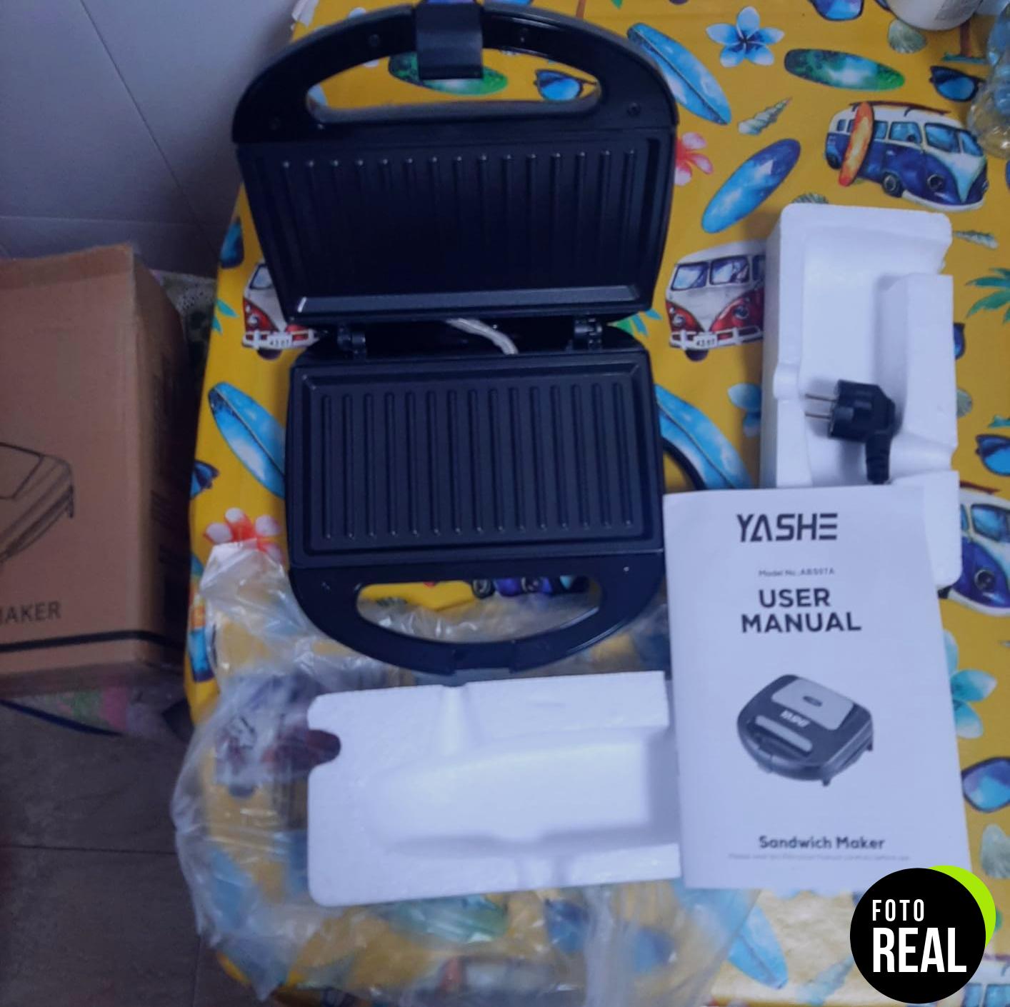 yashe-sandwichera-grill-750w-foto-1